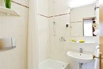 Neu - Guesthouse&apartments Hotel